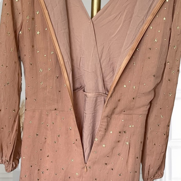 NWT Whimsical Dreams Blush Star Print Surplice Romper M - Picture 6 of 16